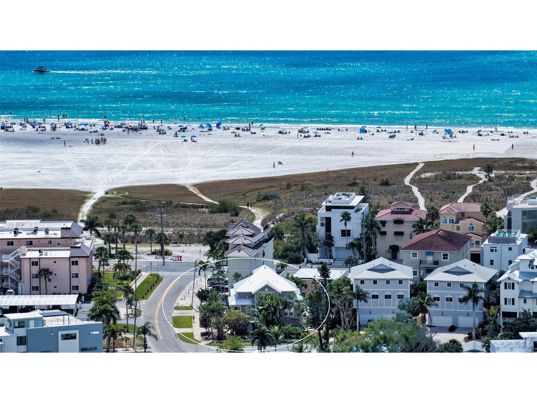 662 Calle Del Otono Sarasota FL 34242 A4684041 image3