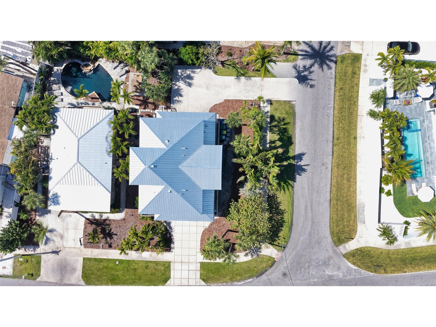 662 Calle Del Otono Sarasota FL 34242 A4684041 image50