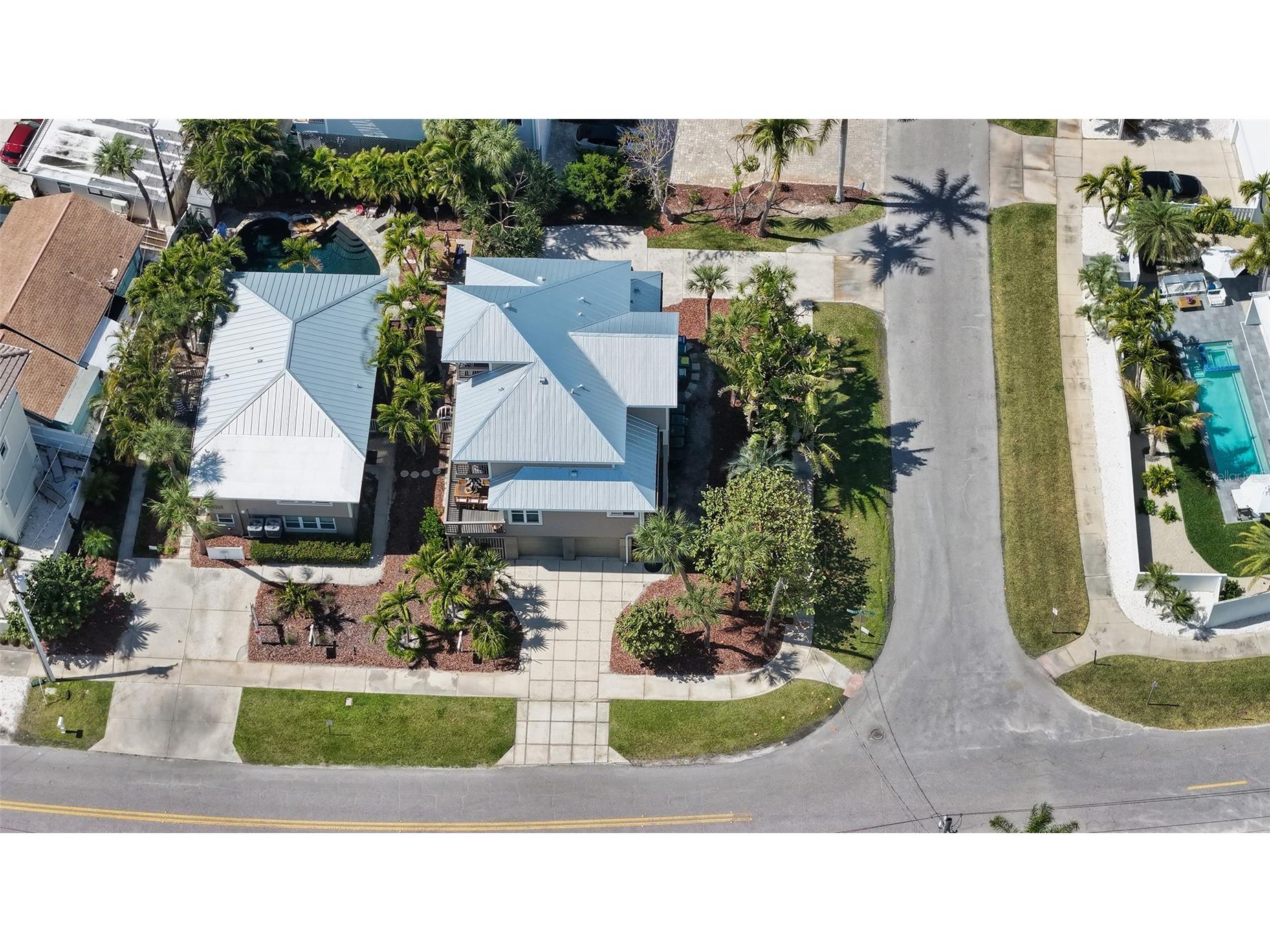 662 Calle Del Otono Sarasota FL 34242 A4684041 image6