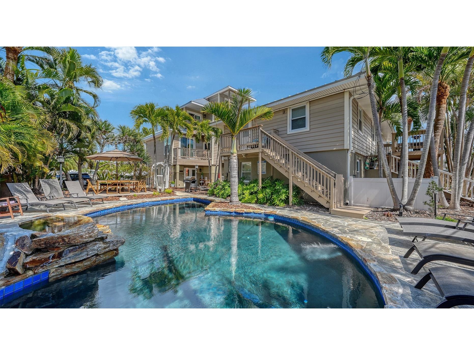 662 Calle Del Otono Sarasota FL 34242 A4684041 image69