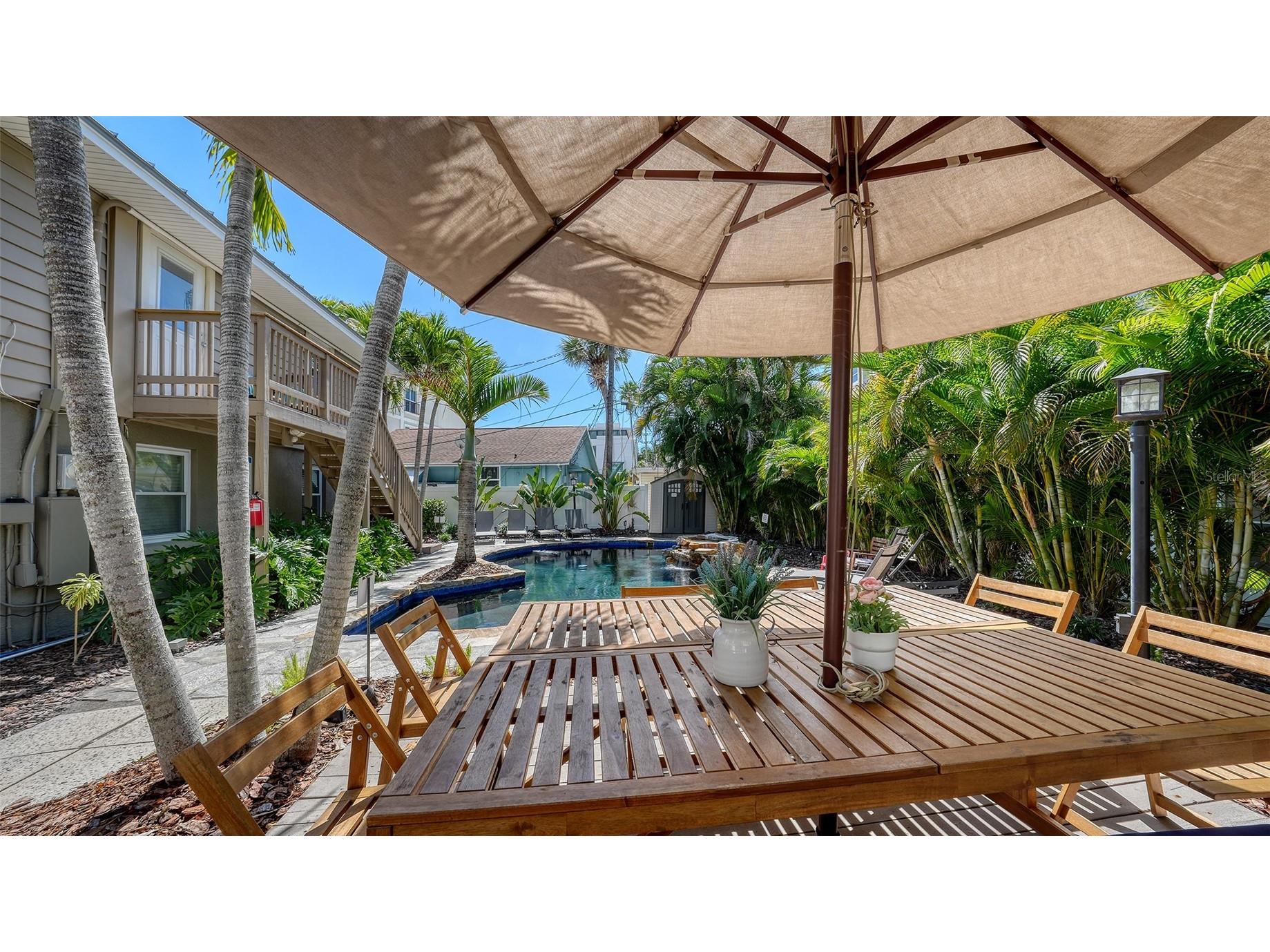 662 Calle Del Otono Sarasota FL 34242 A4684041 image72