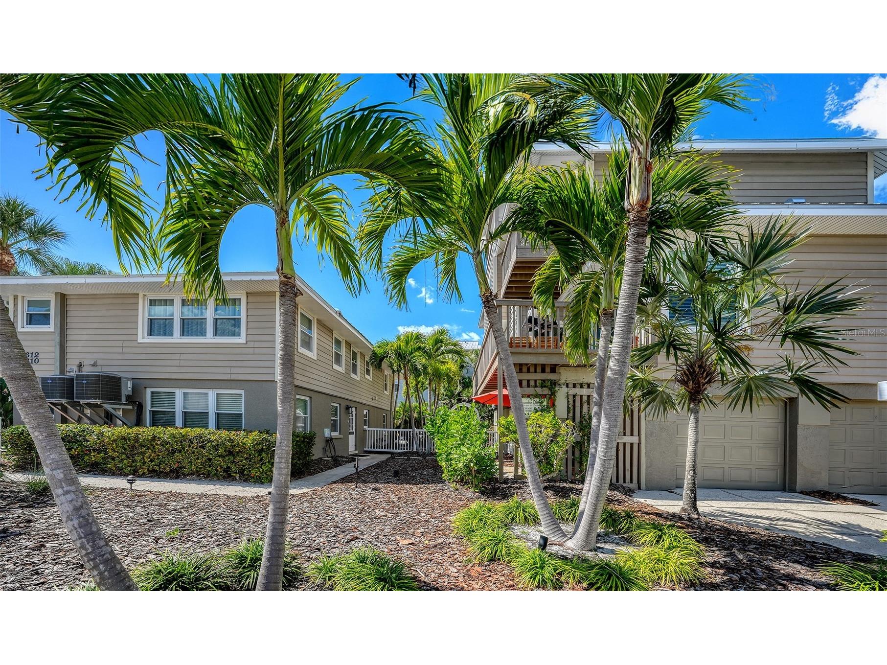 662 Calle Del Otono Sarasota FL 34242 A4684041 image9