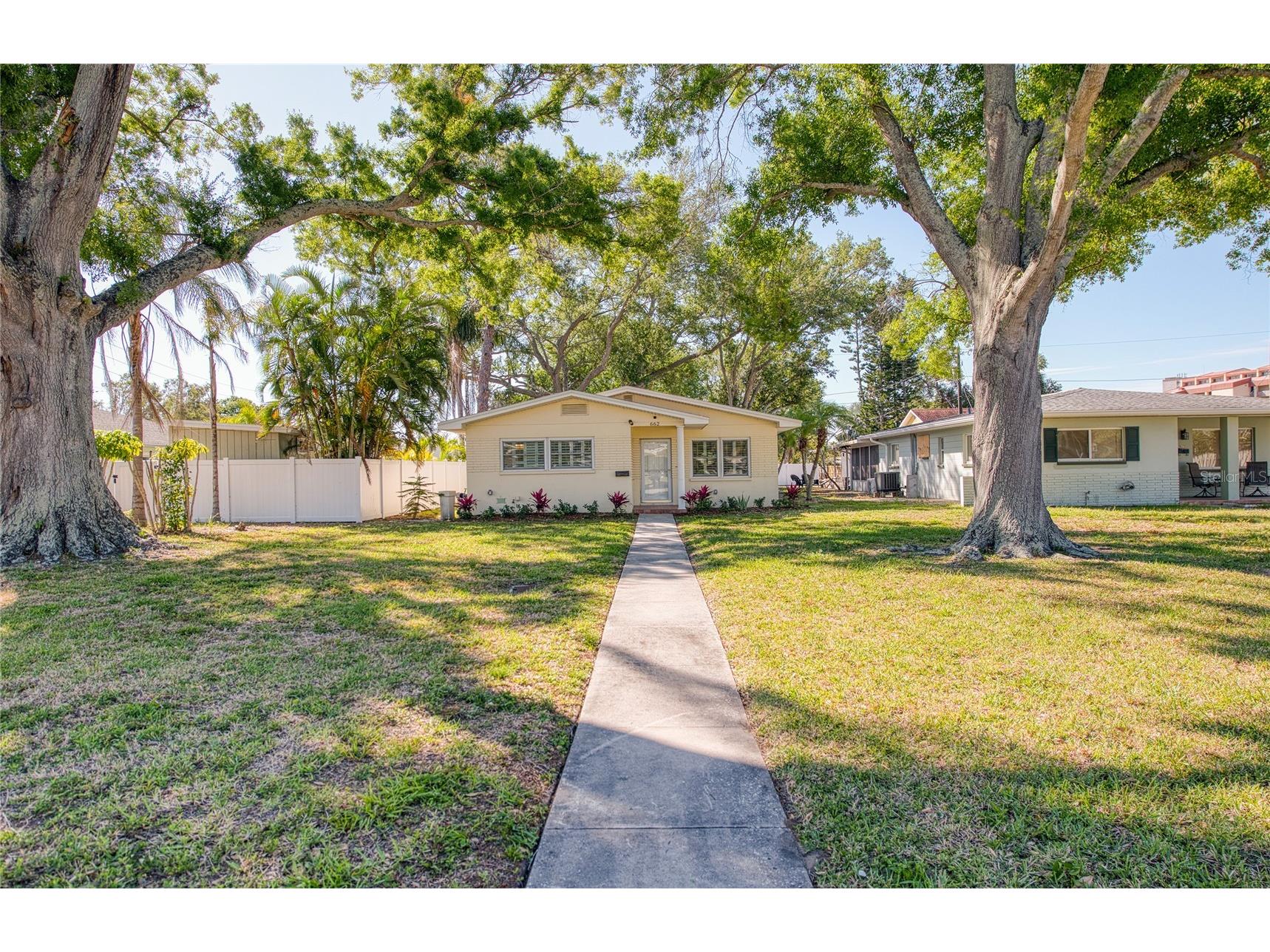 662 Villagrande Avenue S Saint Petersburg FL 33707 TB8495792 image1