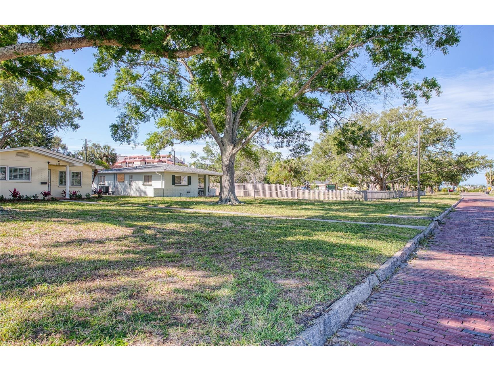 662 Villagrande Avenue S Saint Petersburg FL 33707 TB8495792 image2