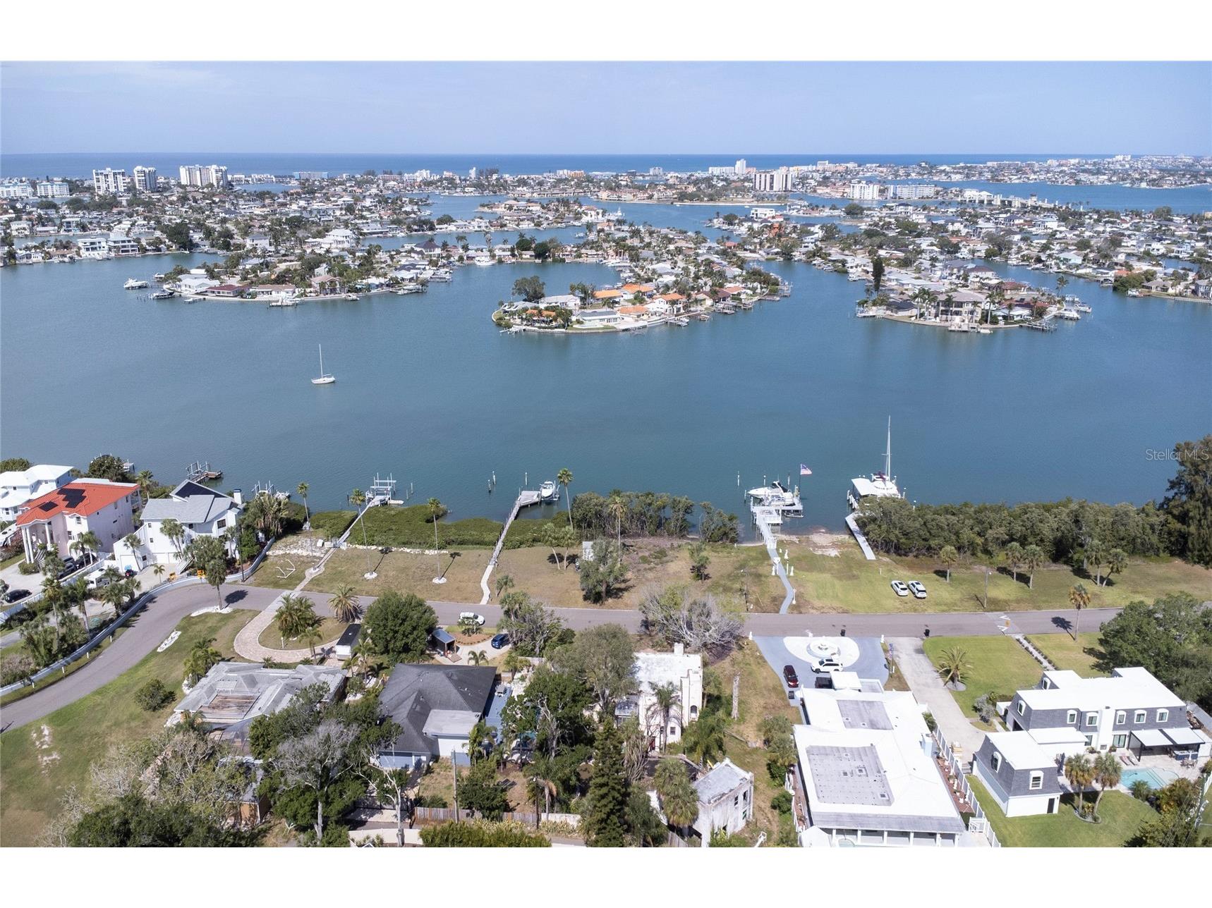 662 Villagrande Avenue S Saint Petersburg FL 33707 TB8495792 image3