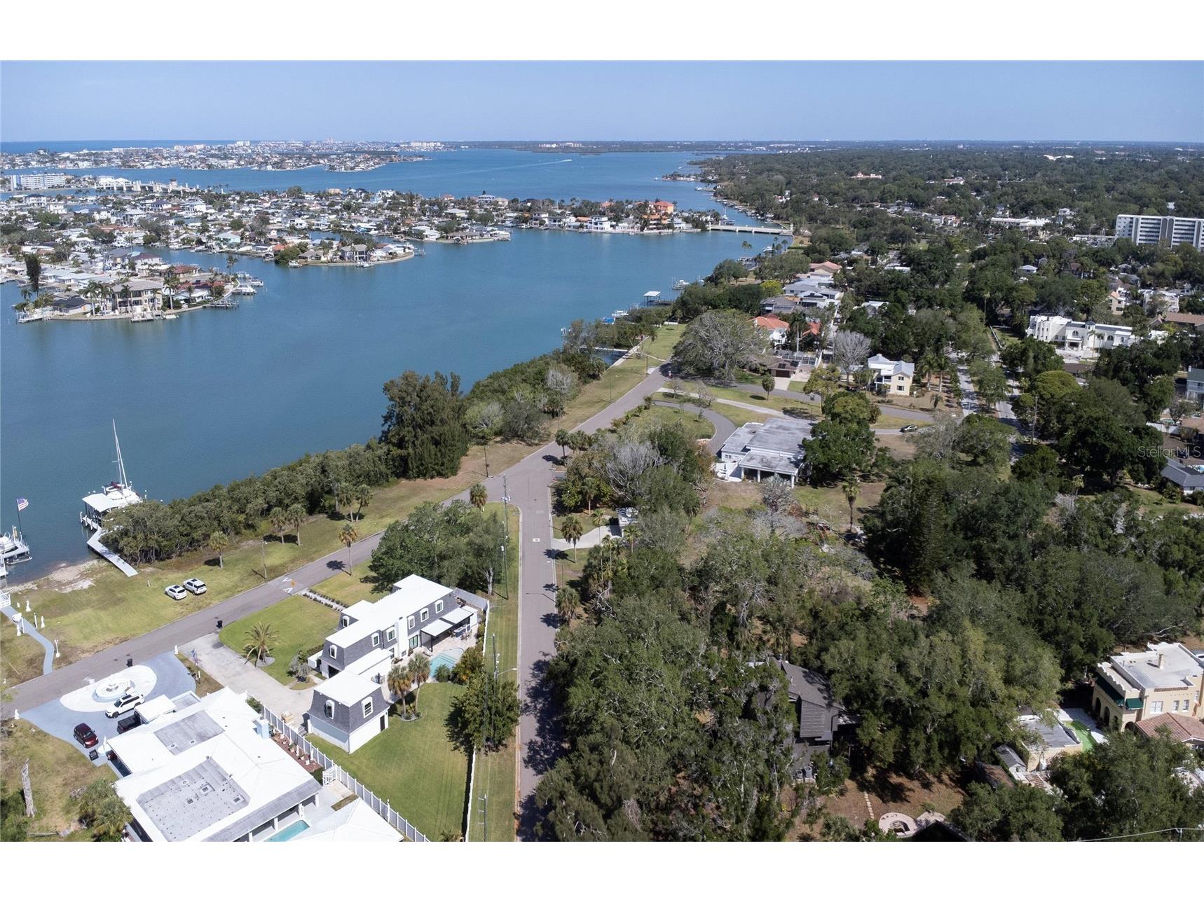 662 Villagrande Avenue S Saint Petersburg FL 33707 TB8495792 image5