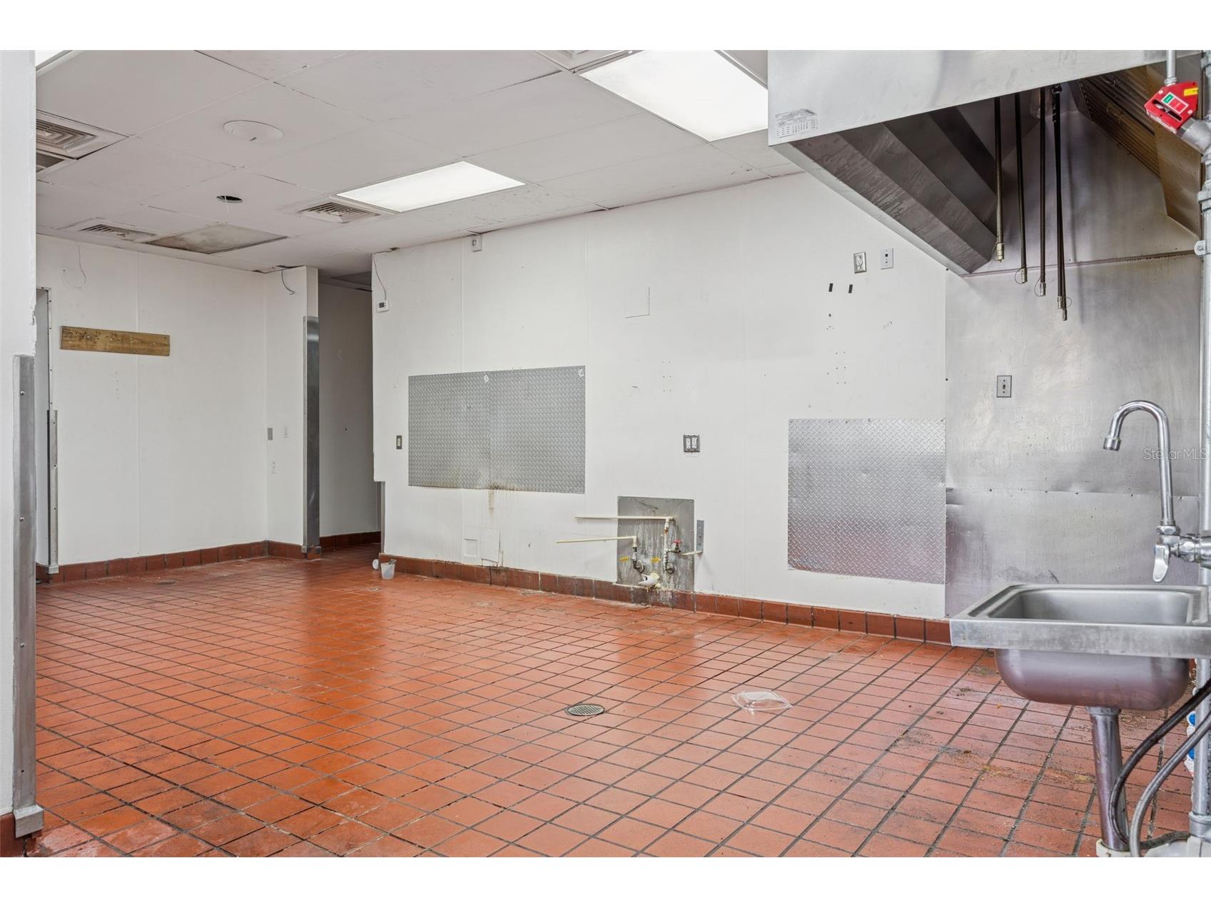 6620 E Dr Martin Luther King Jr Boulevard Tampa FL 33619 TB8509587 image14