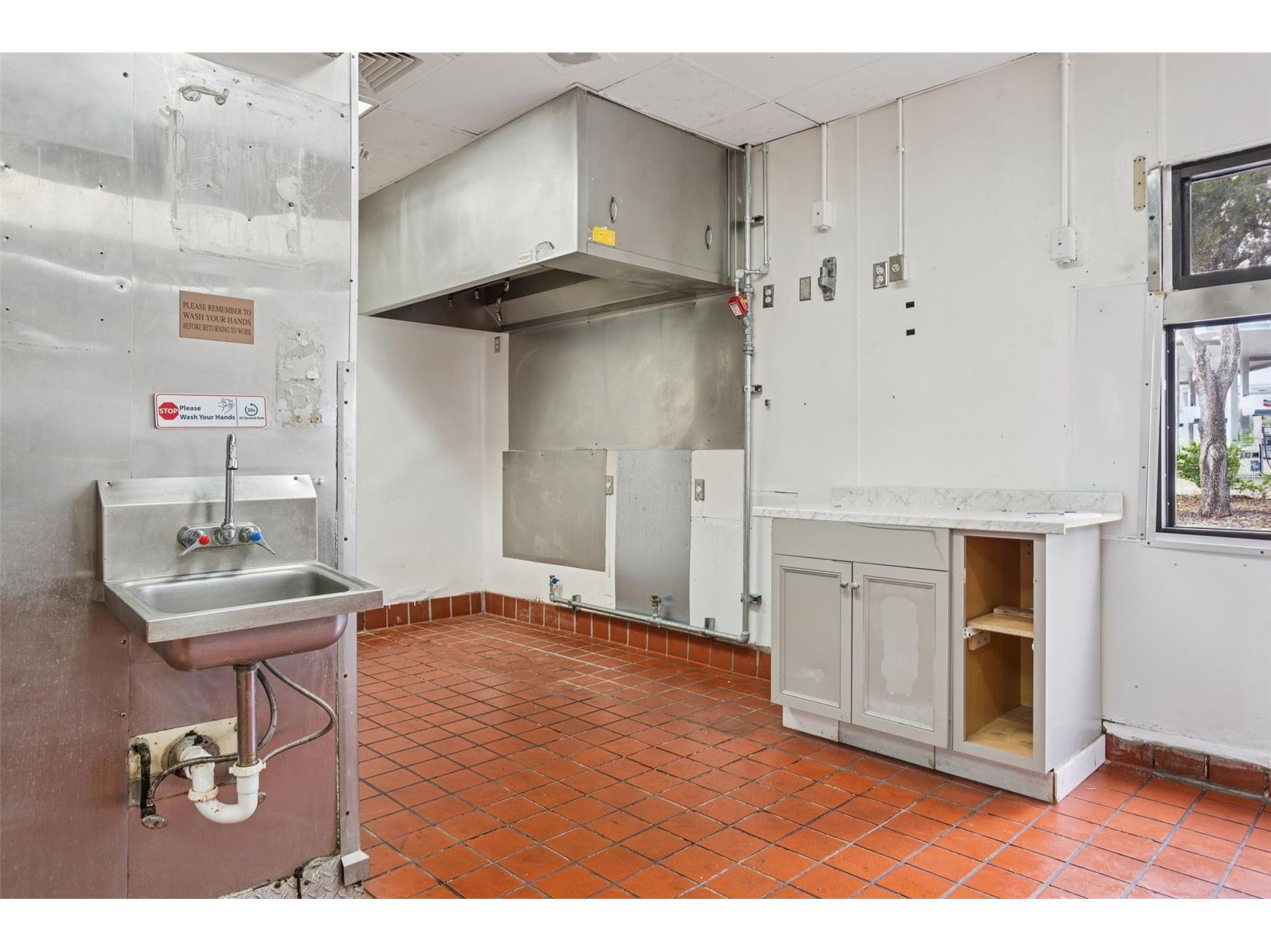 6620 E Dr Martin Luther King Jr Boulevard Tampa FL 33619 TB8509587 image16