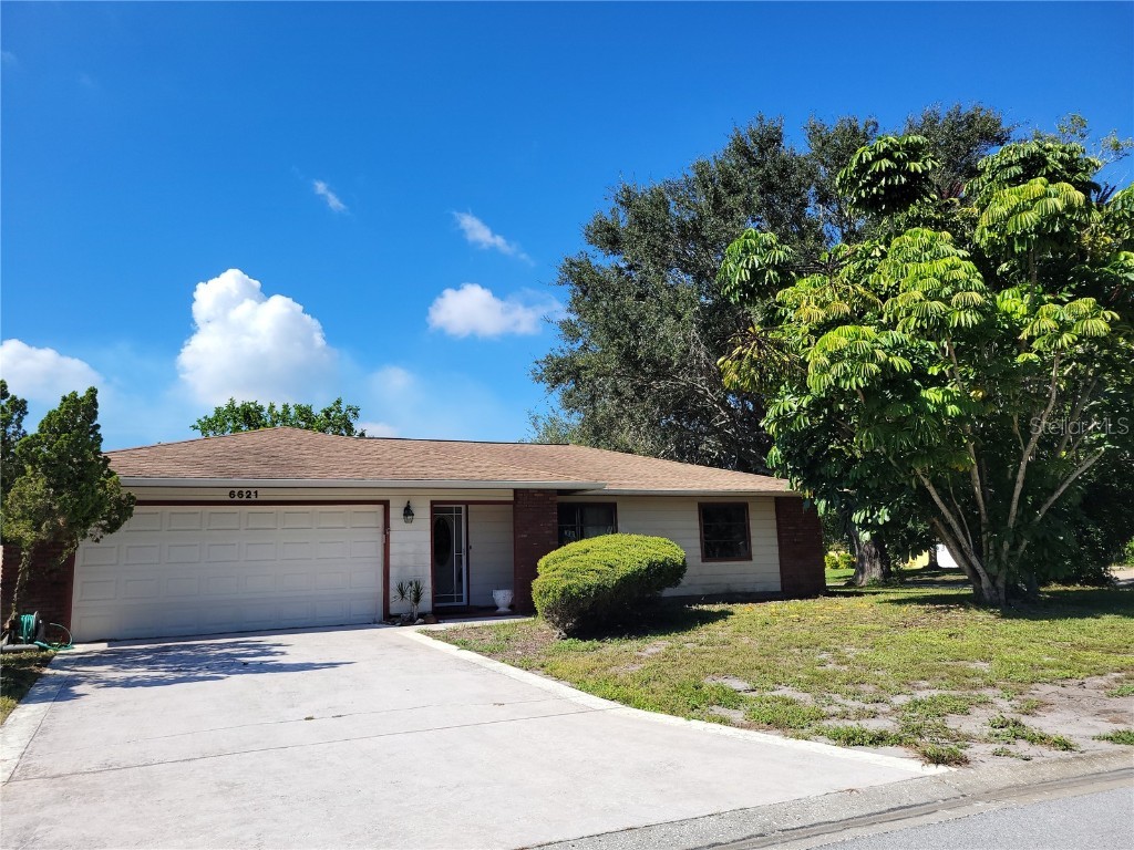 6621 27th Avenue Drive W Bradenton FL 34209 A4583772 image1