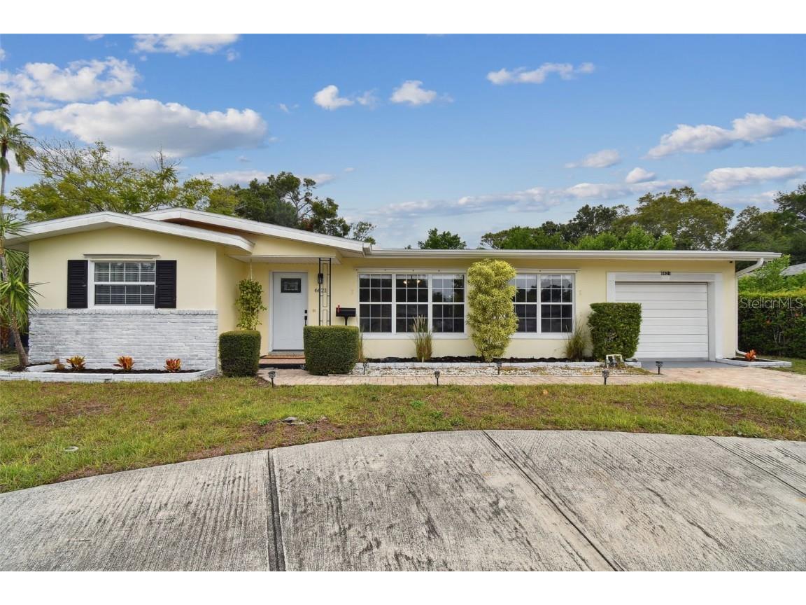 6621 Poinsettia Avenue S Saint Petersburg FL 33707 T3479980 image1