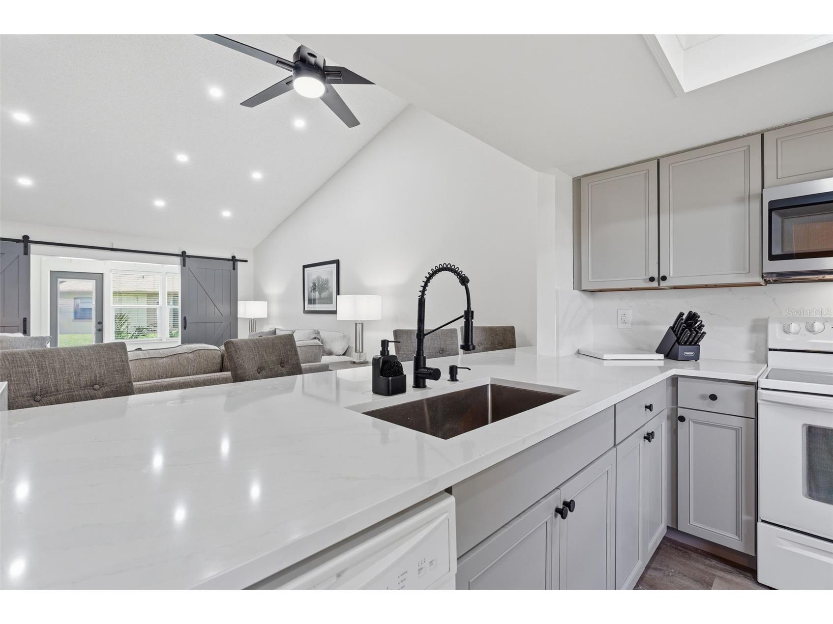 6623 Aspen Court Zephyrhills FL 33542 TB8517136 image3