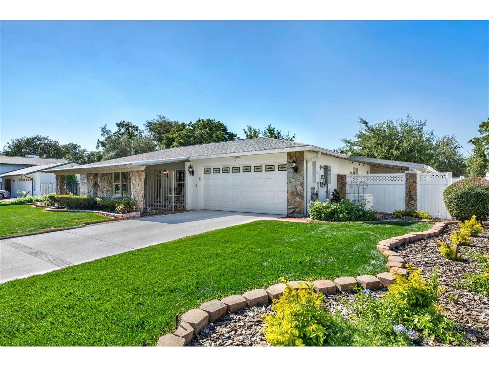 6625 Baybrooks Circle Tampa FL 33617 TB8510213 image3