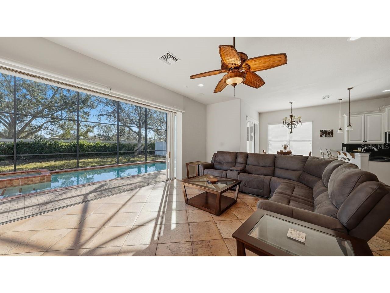 6627 38th Lane E Sarasota FL 34243 A4677863 image11