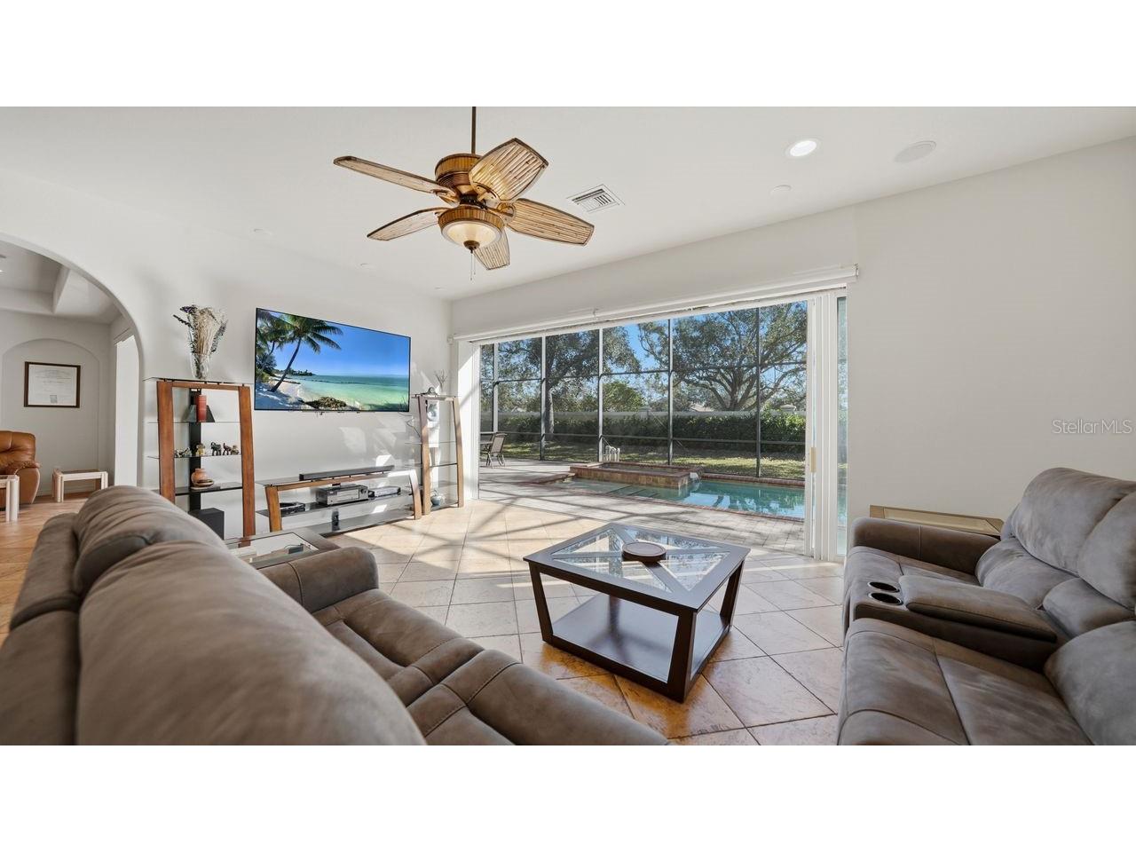 6627 38th Lane E Sarasota FL 34243 A4677863 image14