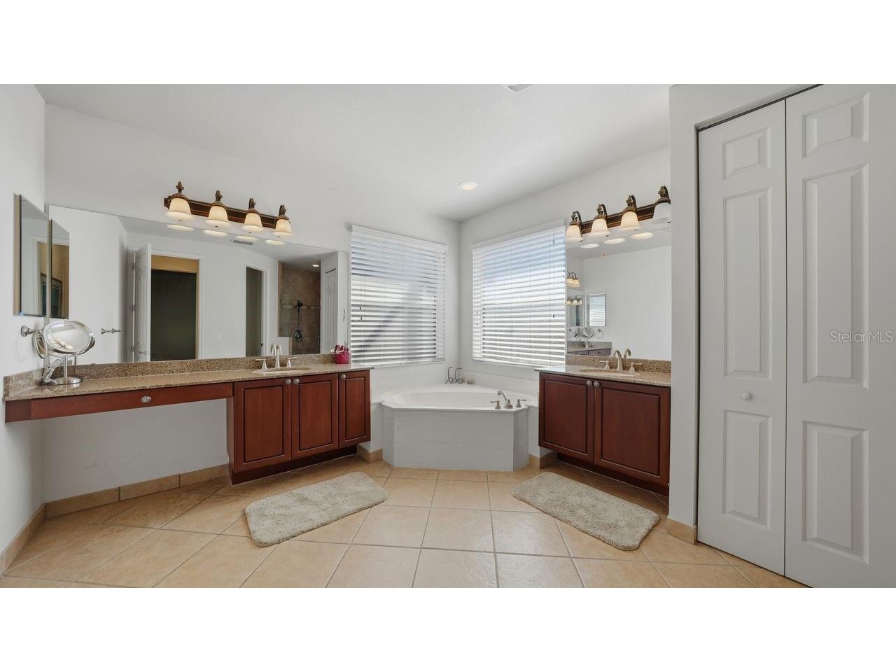 6627 38th Lane E Sarasota FL 34243 A4677863 image46