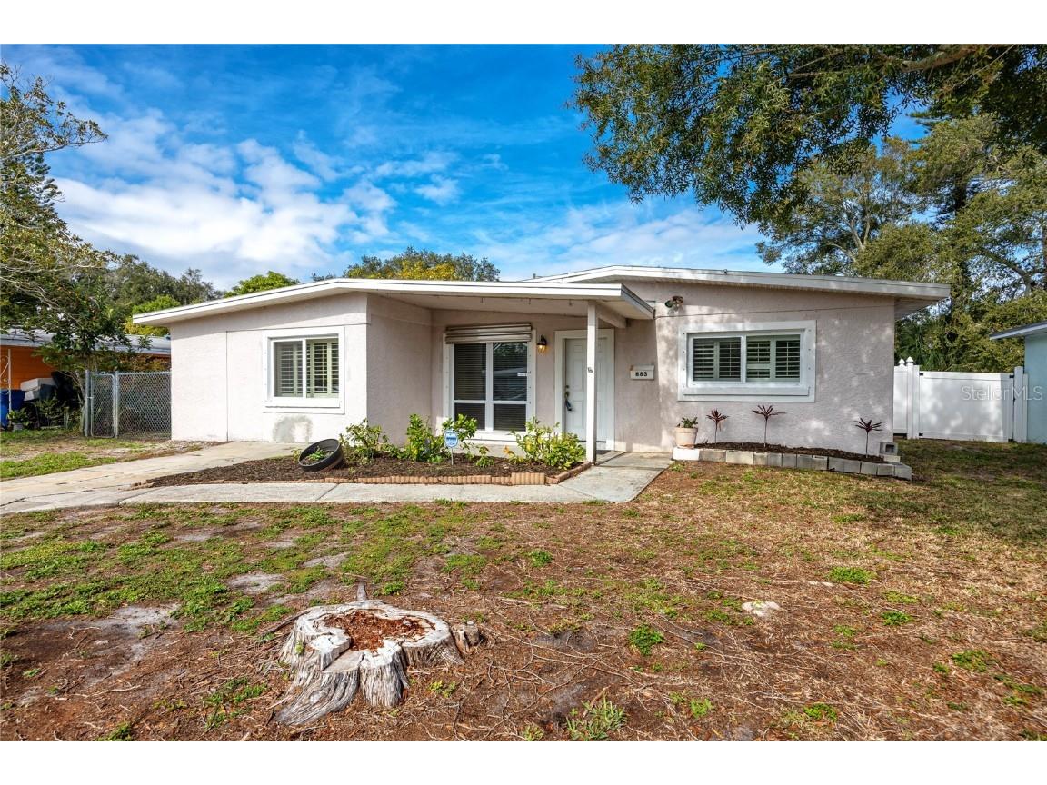 663 61st Avenue S Saint Petersburg FL 33705 U8228217 image1