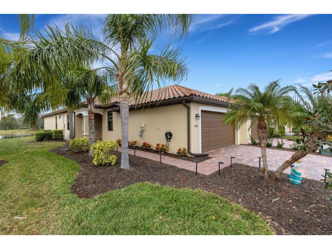 6630 Willowshire Way Bradenton FL 34212 D6139758 image1