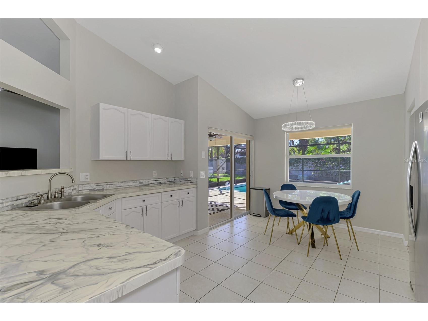 6632 Deering Circle Sarasota FL 34240 A4687399 image3