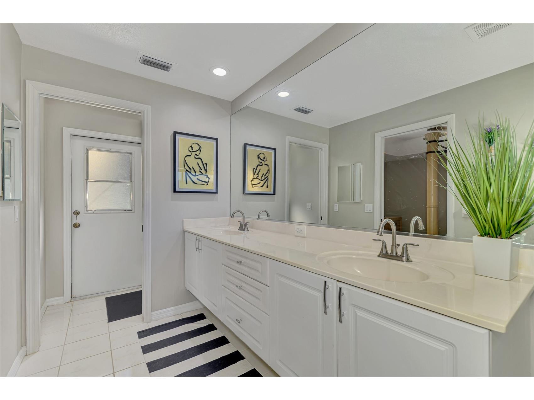 6632 Deering Circle Sarasota FL 34240 A4687399 image31