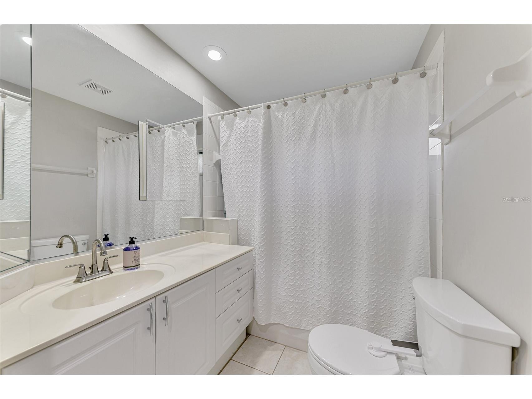 6632 Deering Circle Sarasota FL 34240 A4687399 image36