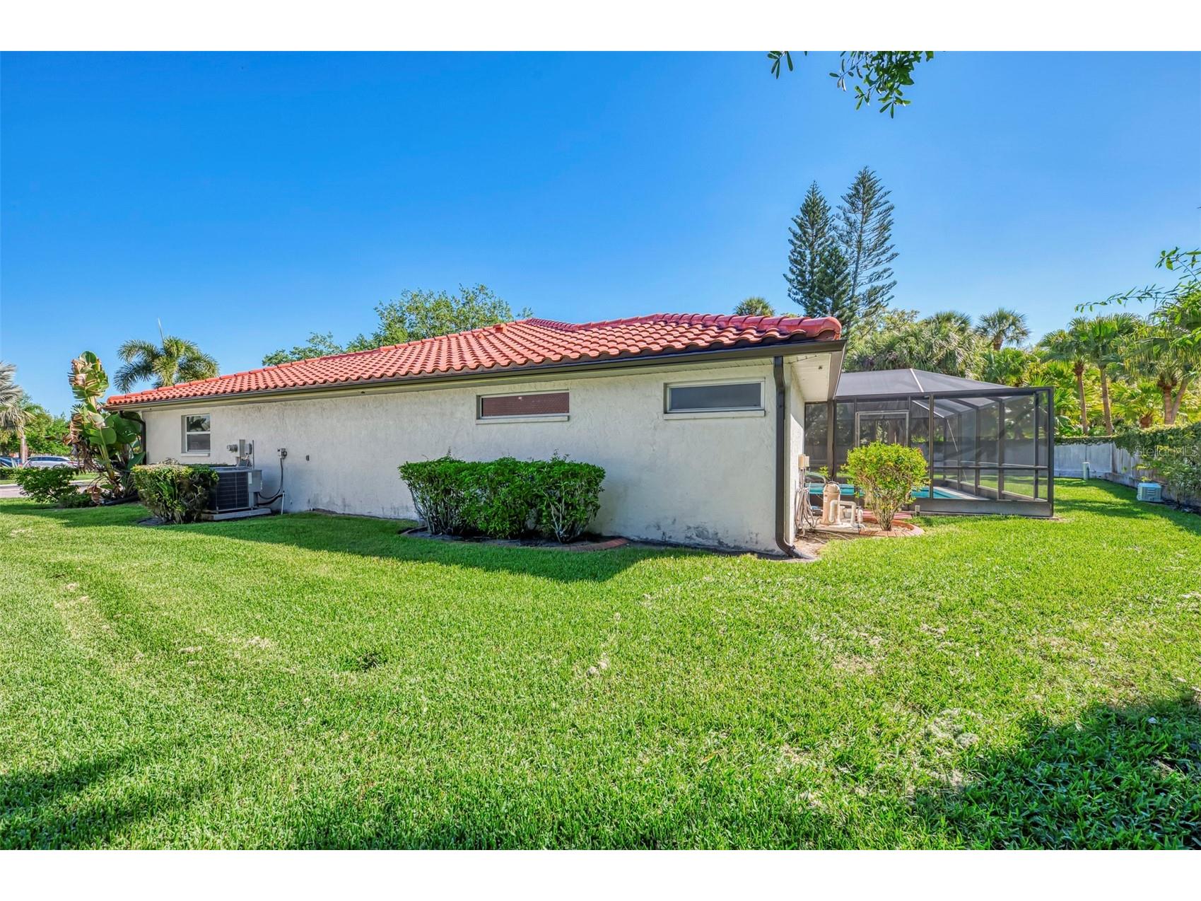 6632 Deering Circle Sarasota FL 34240 A4687399 image44