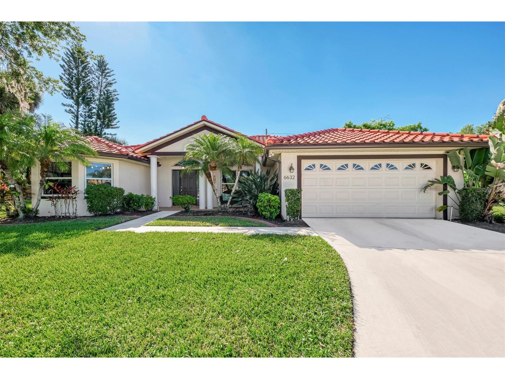 6632 Deering Circle Sarasota FL 34240 A4687399 image8