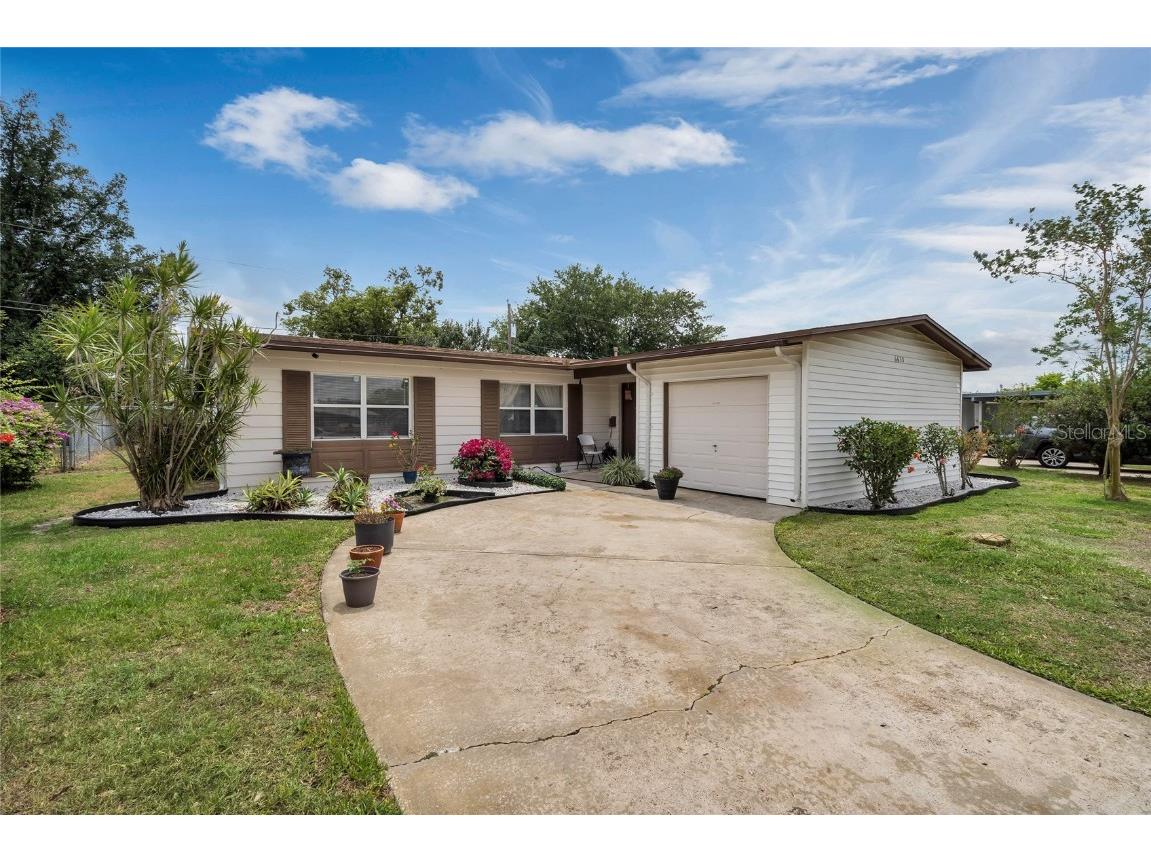 6633 Voltaire Drive Orlando FL 32809 V4930027 image1