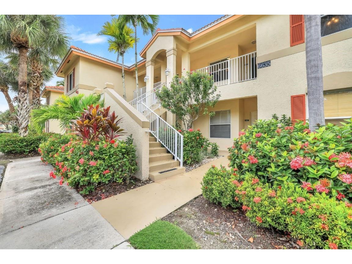6635 Huntington Lakes Circle #202 Naples FL 34119 A4665685 image1