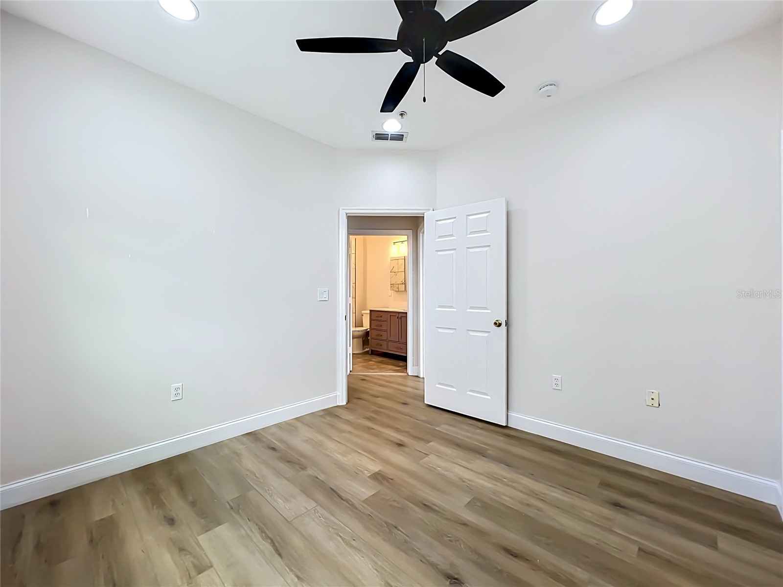 6635 Time Square Avenue #101 Orlando FL 32835 O6405490 image19