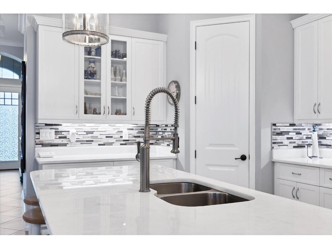 6636 35th Court E Sarasota FL 34243 A4654699 image18