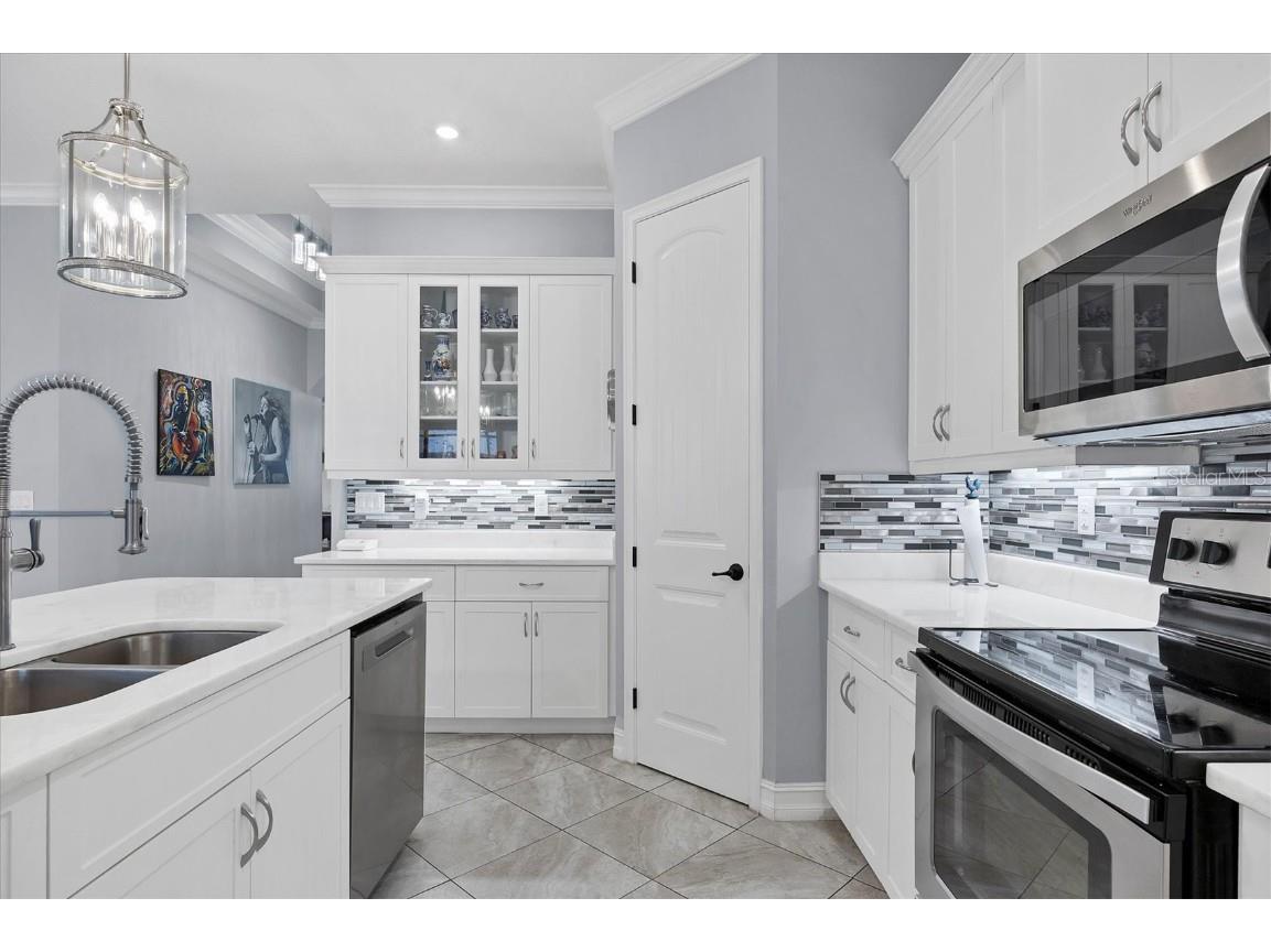 6636 35th Court E Sarasota FL 34243 A4654699 image19