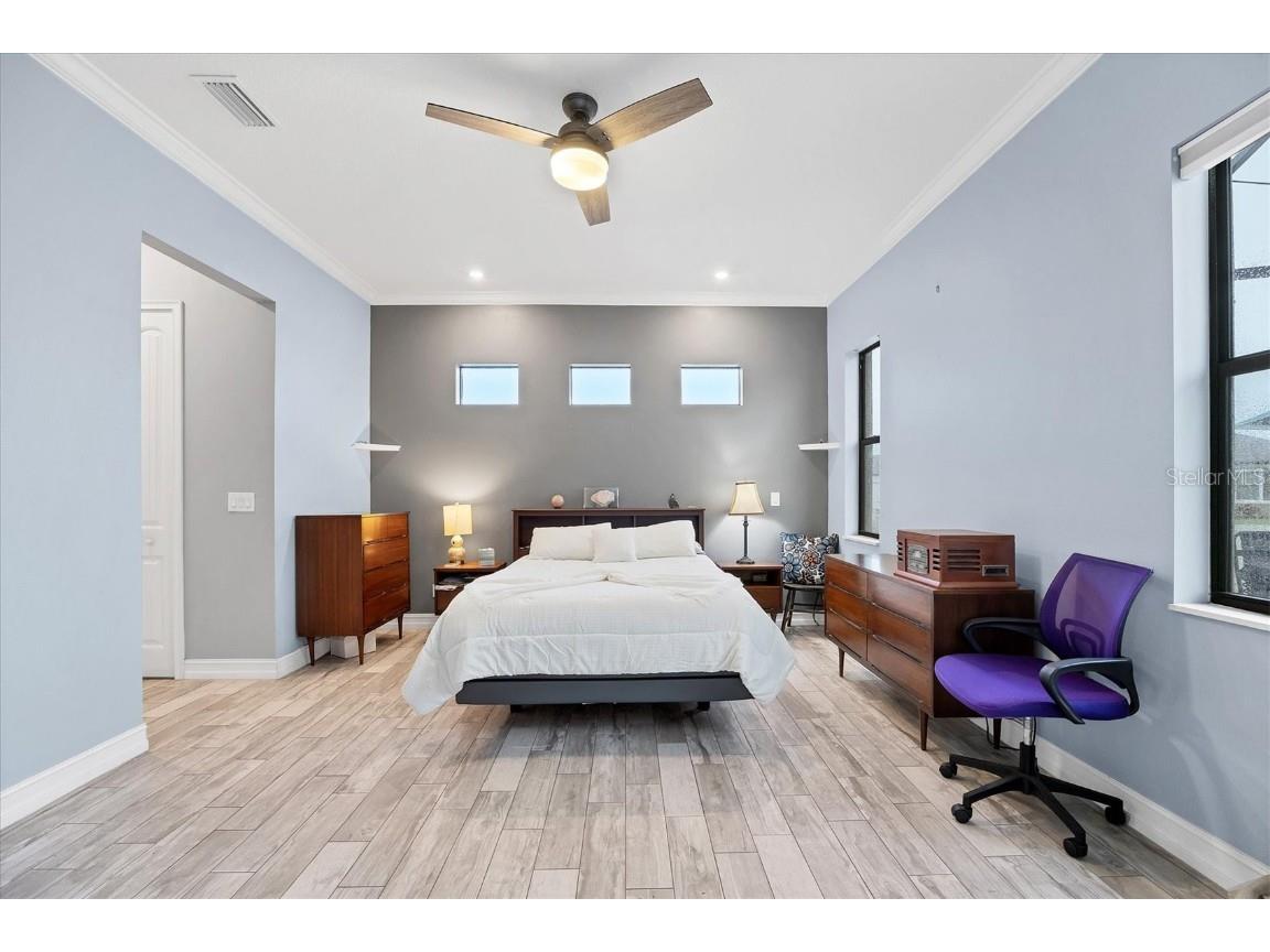 6636 35th Court E Sarasota FL 34243 A4654699 image21