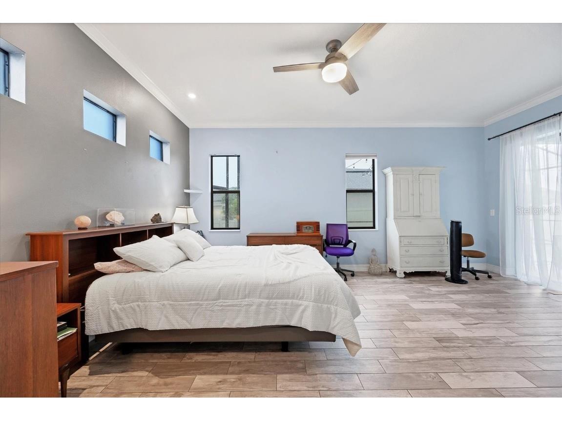 6636 35th Court E Sarasota FL 34243 A4654699 image22