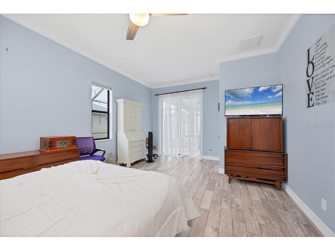 6636 35th Court E Sarasota FL 34243 A4654699 image23