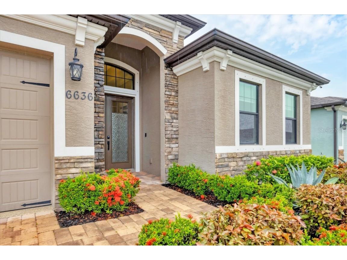 6636 35th Court E Sarasota FL 34243 A4654699 image7