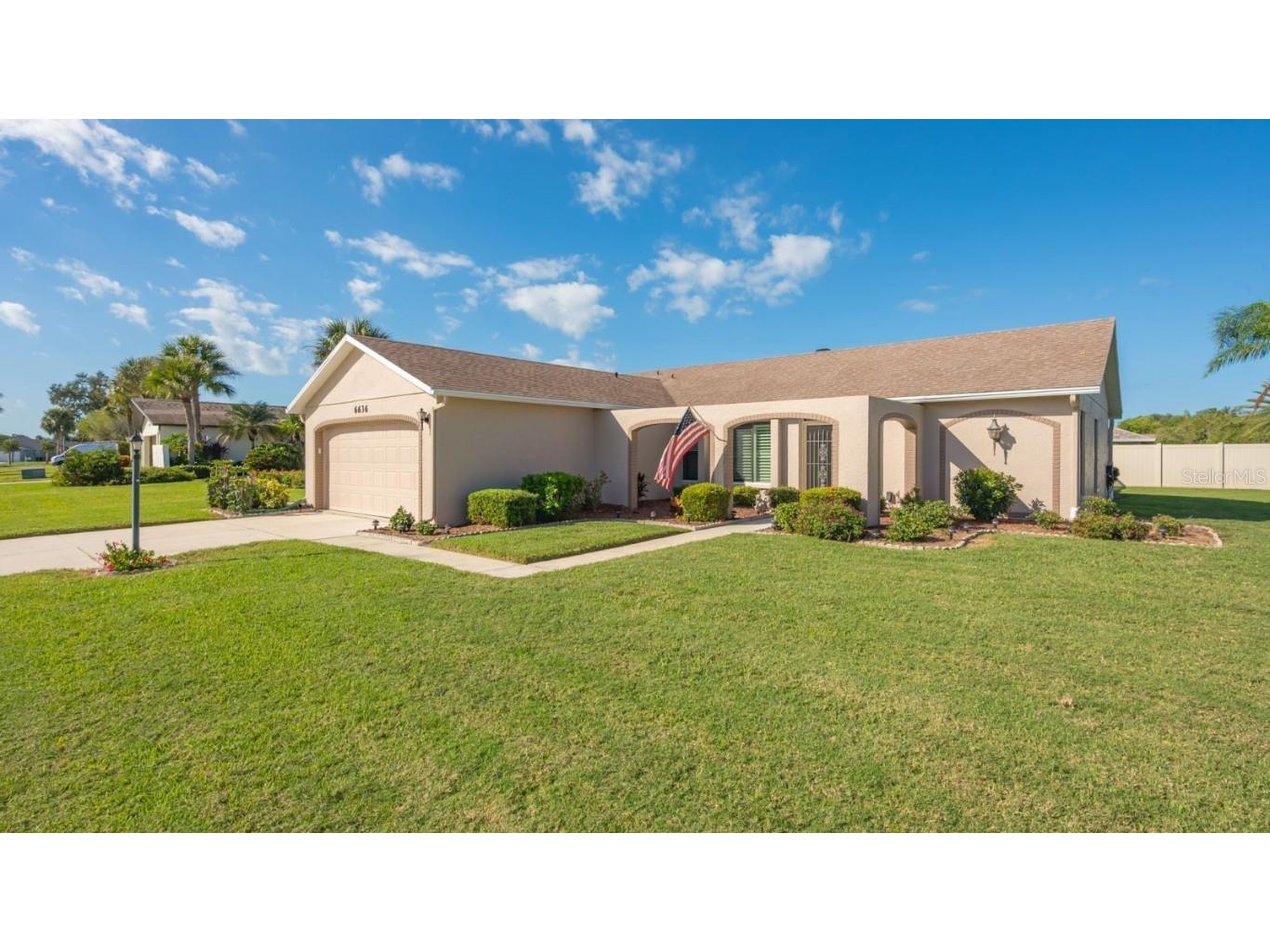 6636 Easton Drive Sarasota FL 34238 A4587148 image1