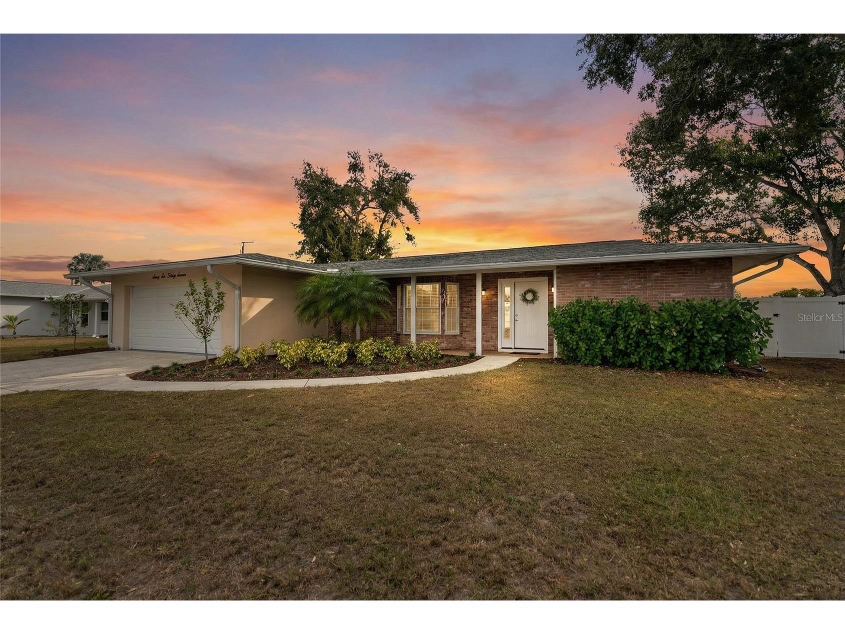 6637 Bowline Drive Sarasota FL 34231 A4676661 image1