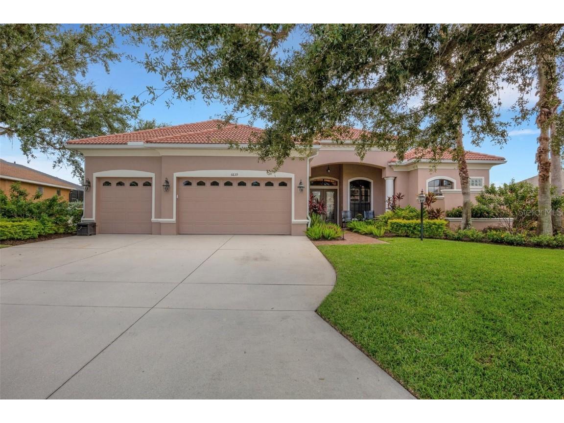 6639 Coopers Hawk Court Lakewood Ranch FL 34202 A4581937 image1