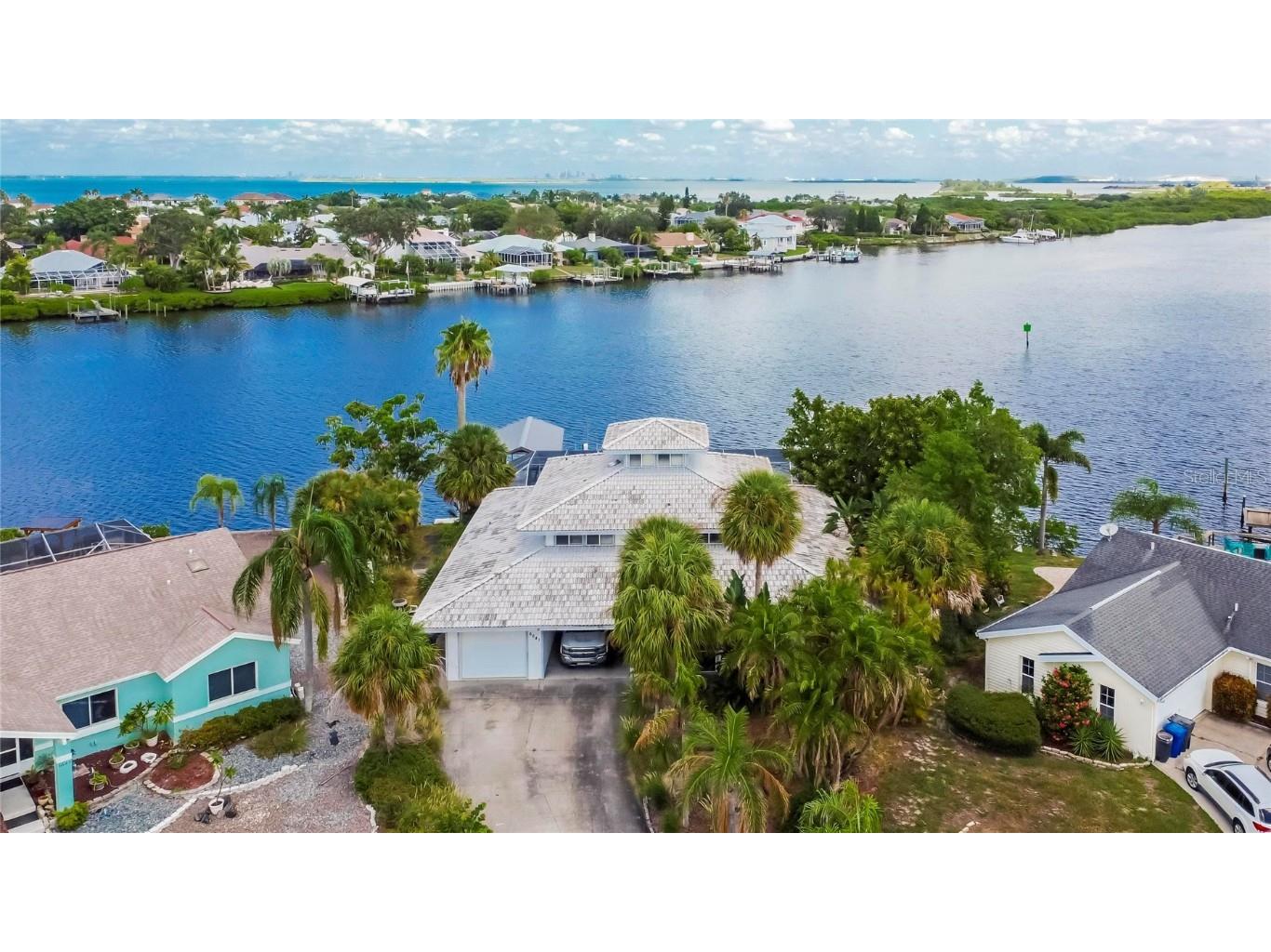 6641 Dolphin Cove Dr Apollo Beach FL 33572 - SENECA SOUND T3467452 image1