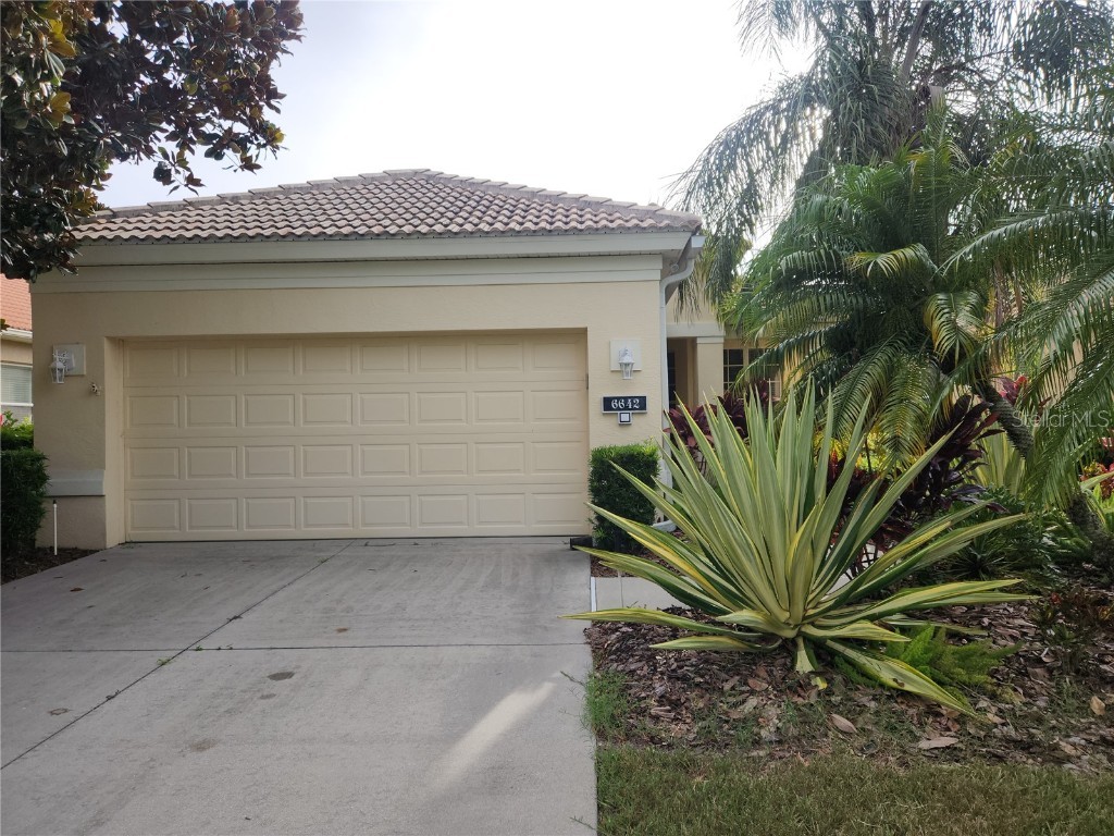 6642 Tailfeather Way Bradenton FL 34203 A4658839 image1