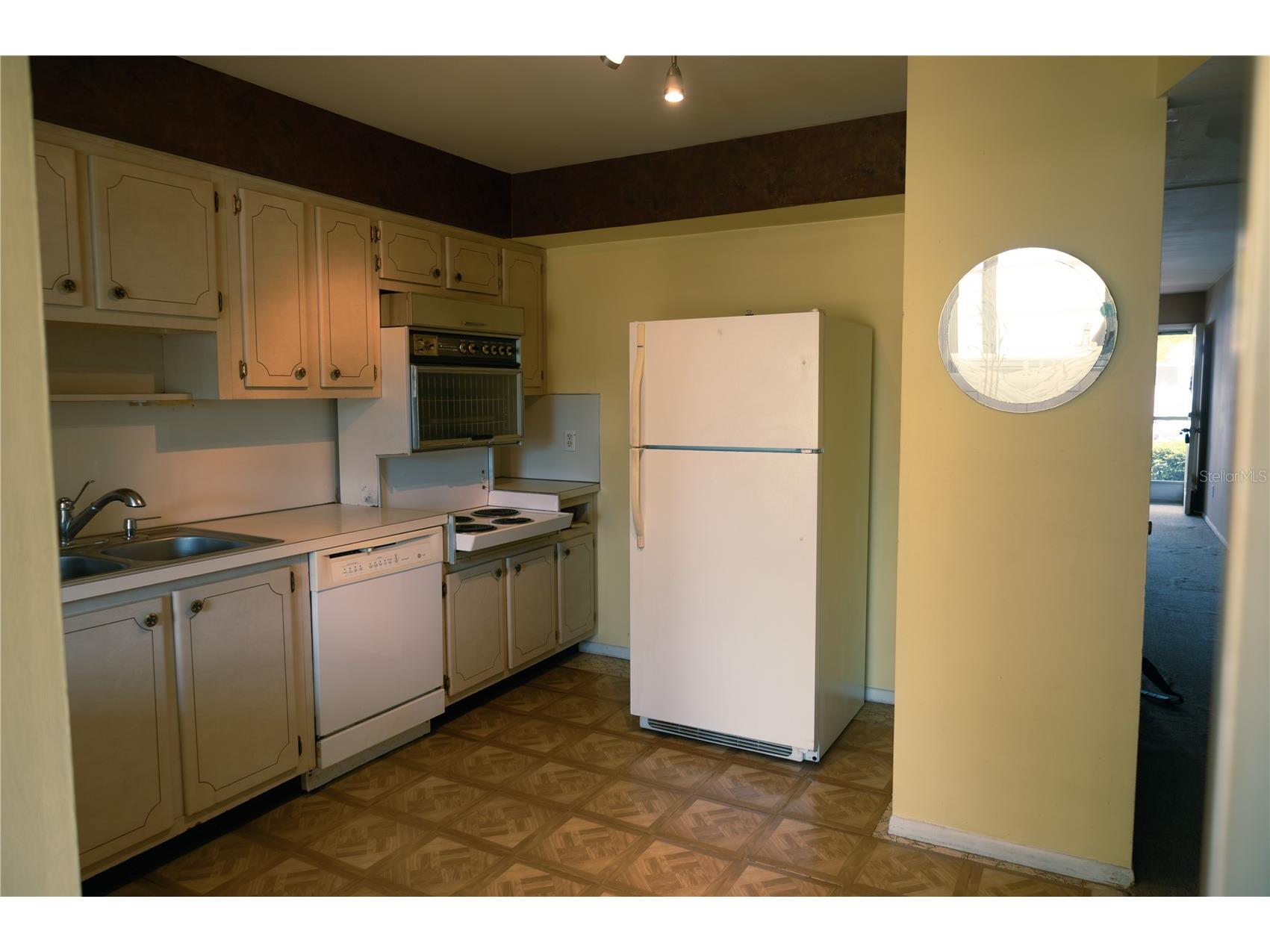 6645 1st Avenue N #103 Saint Petersburg FL 33710 TB8498293 image8