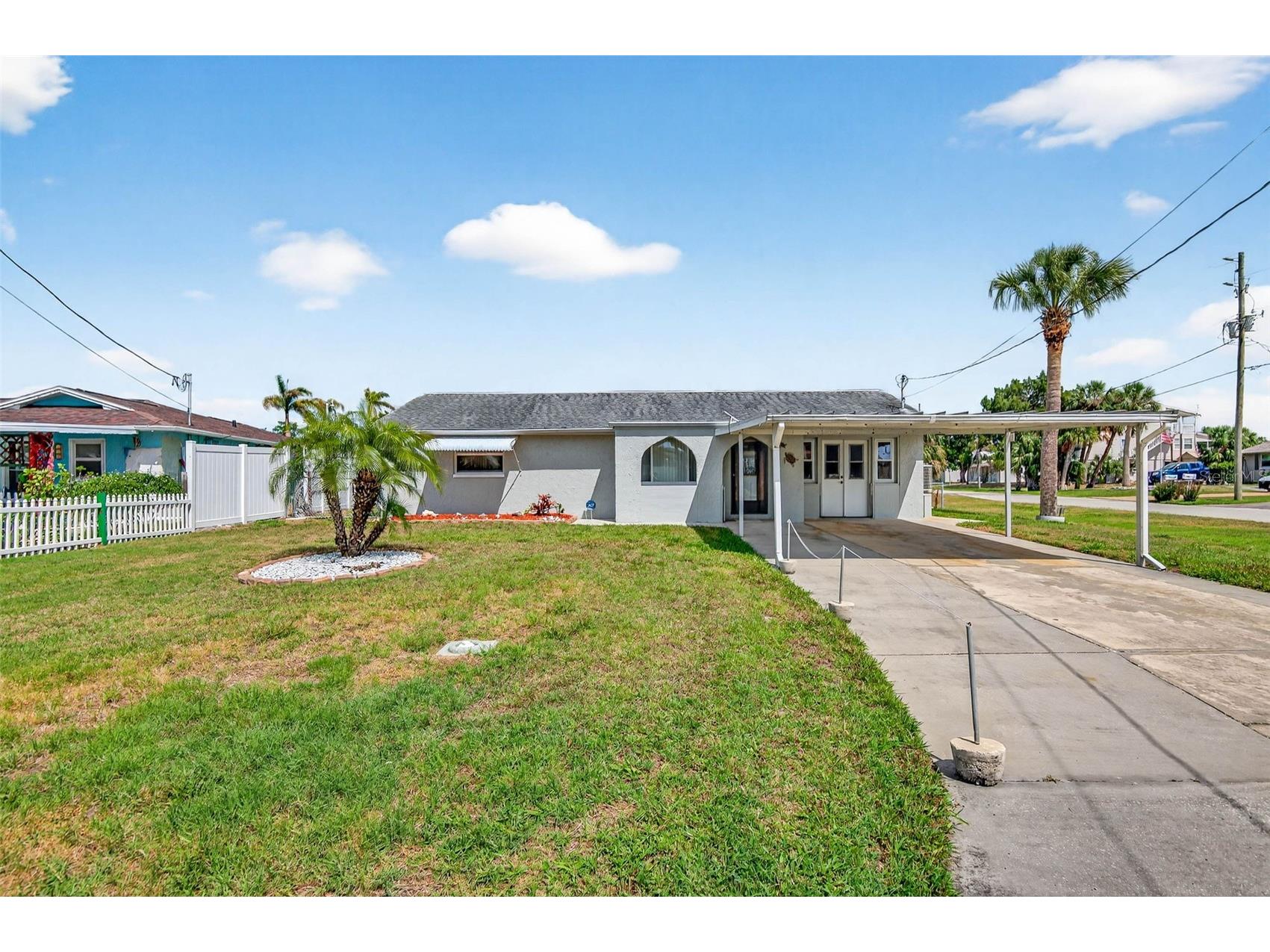 6645 Harbor Drive Hudson FL 34667 W7884505 image1
