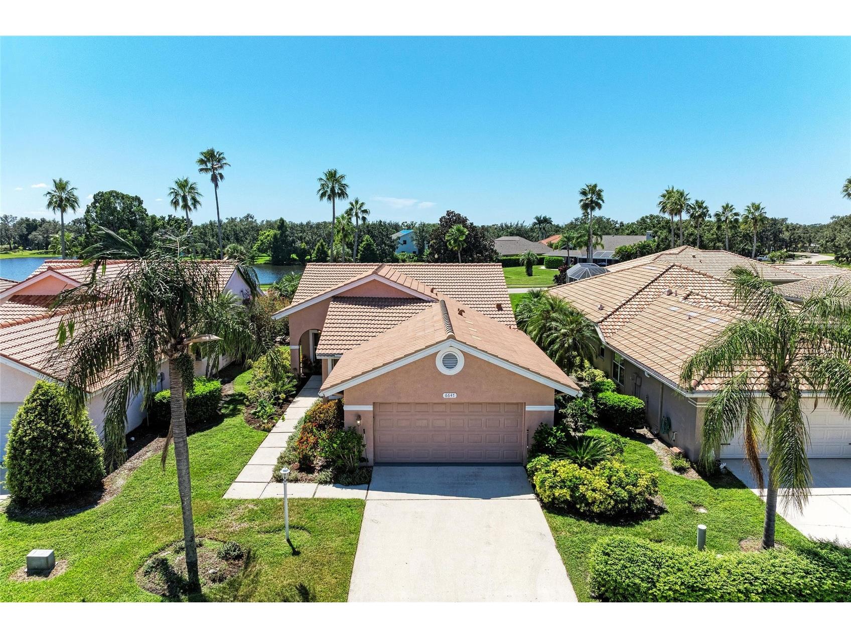 6647 Oakbrooke Circle Bradenton FL 34202 A4665573 image1