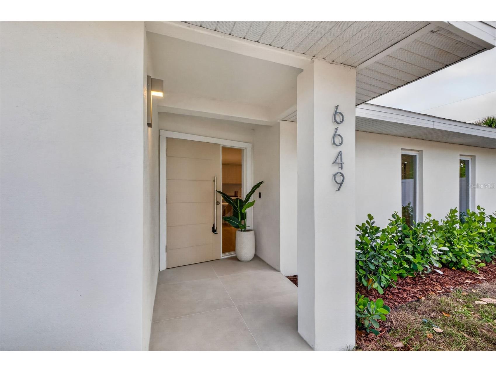 6649 Pinellas Point Drive S Saint Petersburg FL 33712 A4690826 image2