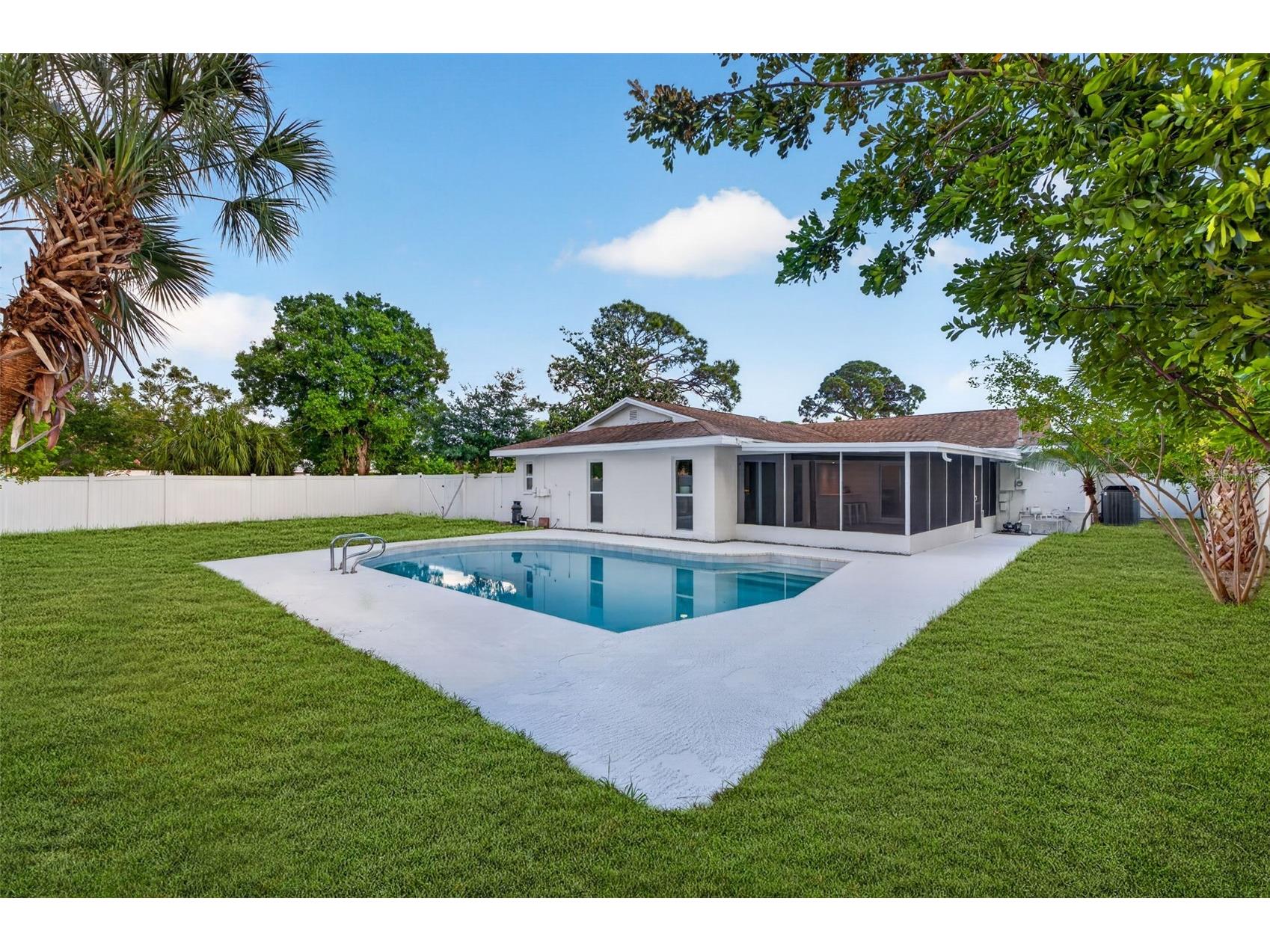 6649 Pinellas Point Drive S Saint Petersburg FL 33712 A4690826 image30