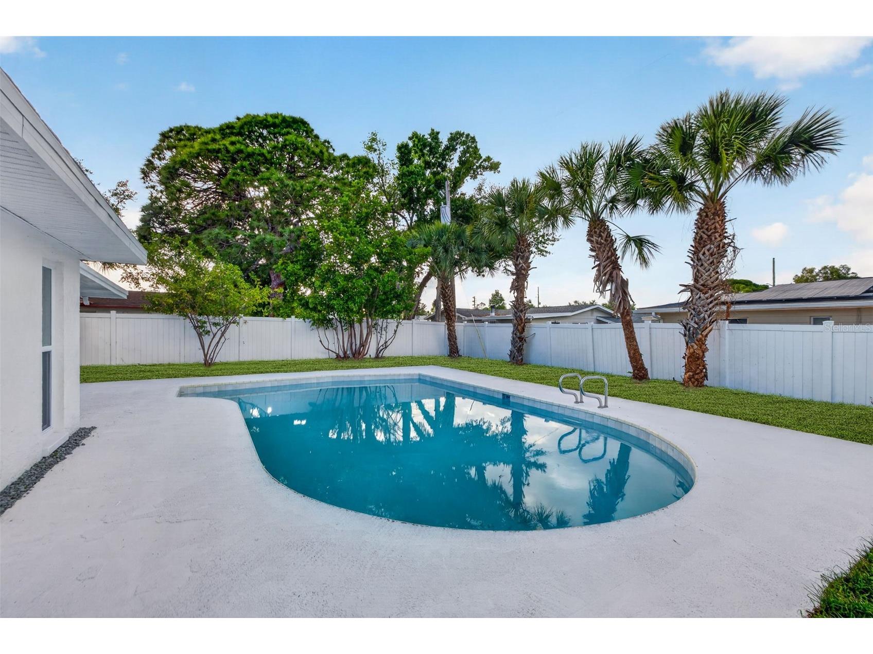 6649 Pinellas Point Drive S Saint Petersburg FL 33712 A4690826 image31