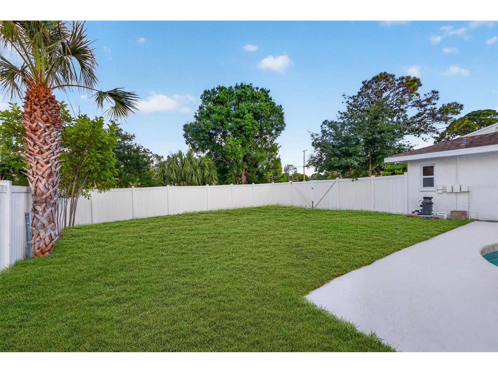 6649 Pinellas Point Drive S Saint Petersburg FL 33712 A4690826 image33