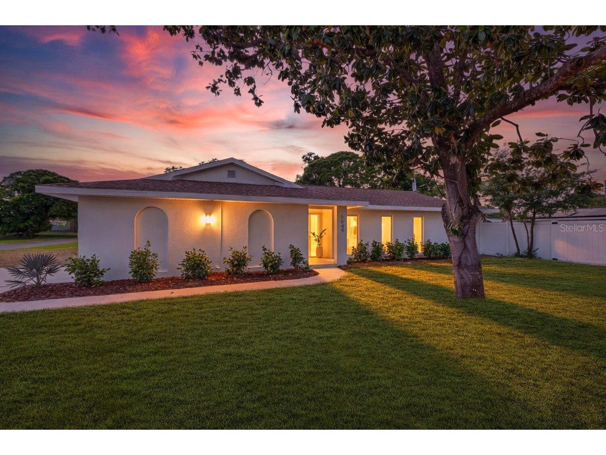 6649 Pinellas Point Drive S Saint Petersburg FL 33712 A4690826 image35