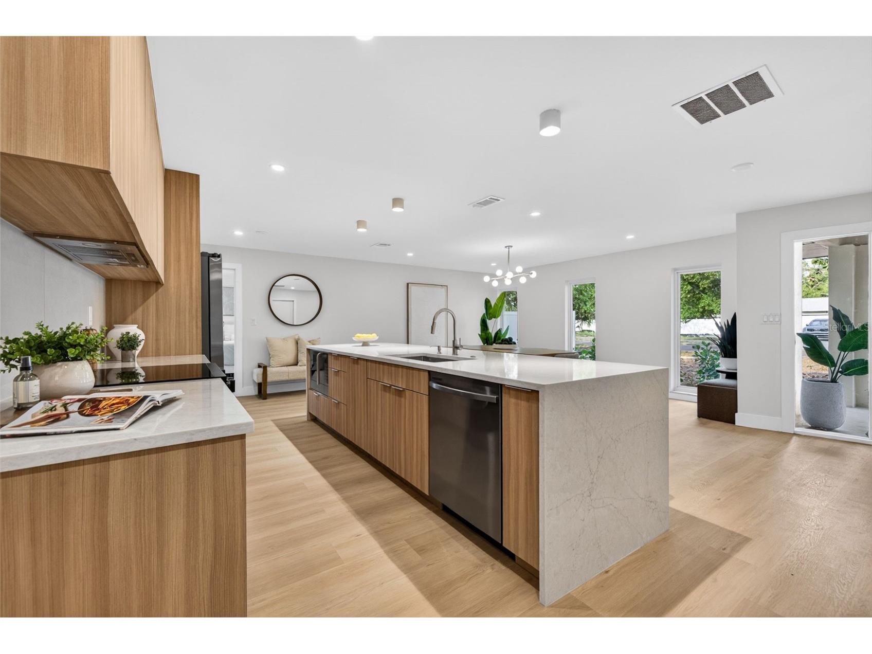 6649 Pinellas Point Drive S Saint Petersburg FL 33712 A4690826 image8