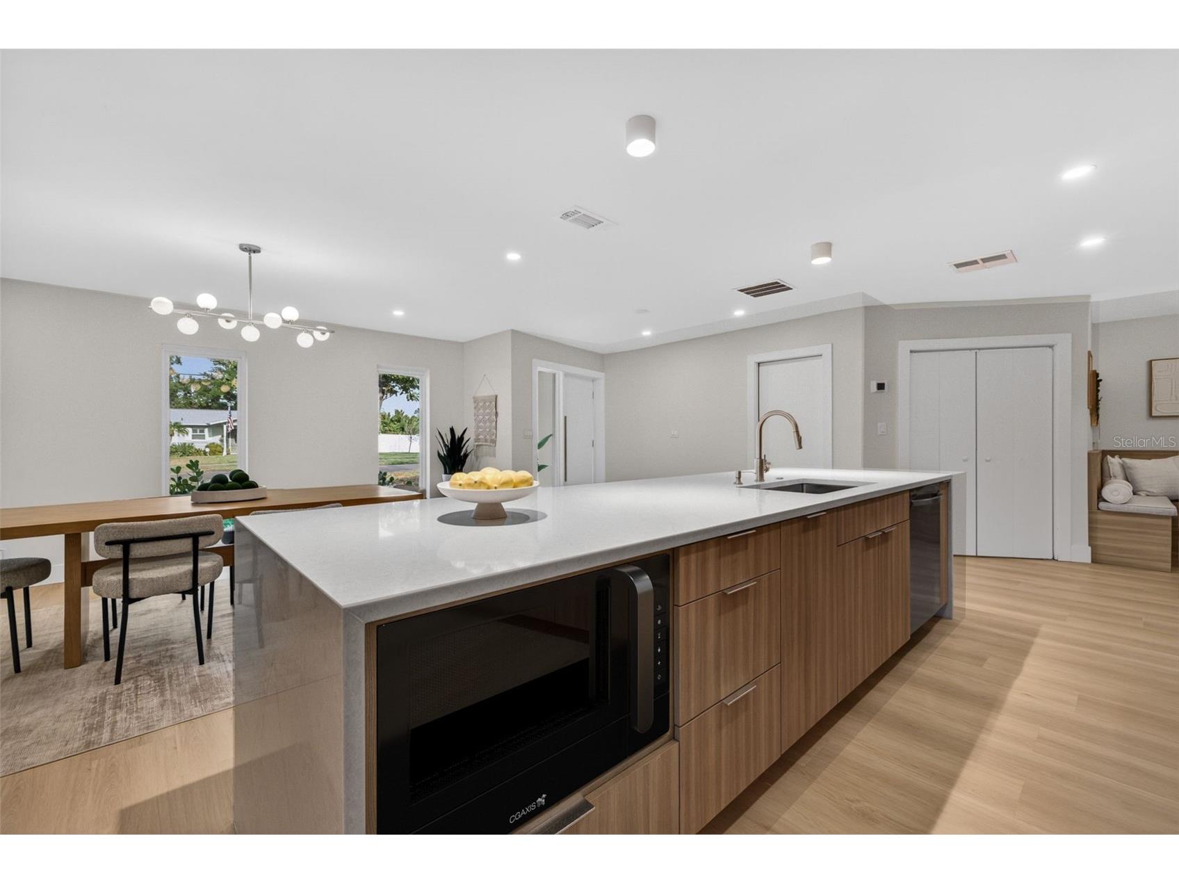 6649 Pinellas Point Drive S Saint Petersburg FL 33712 A4690826 image9